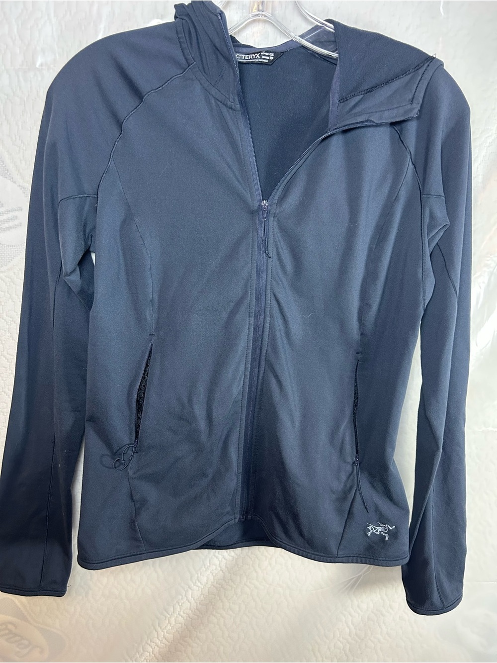 Arc'teryx Women's Dark Navy Hooded Full-Zip Utility Jacket